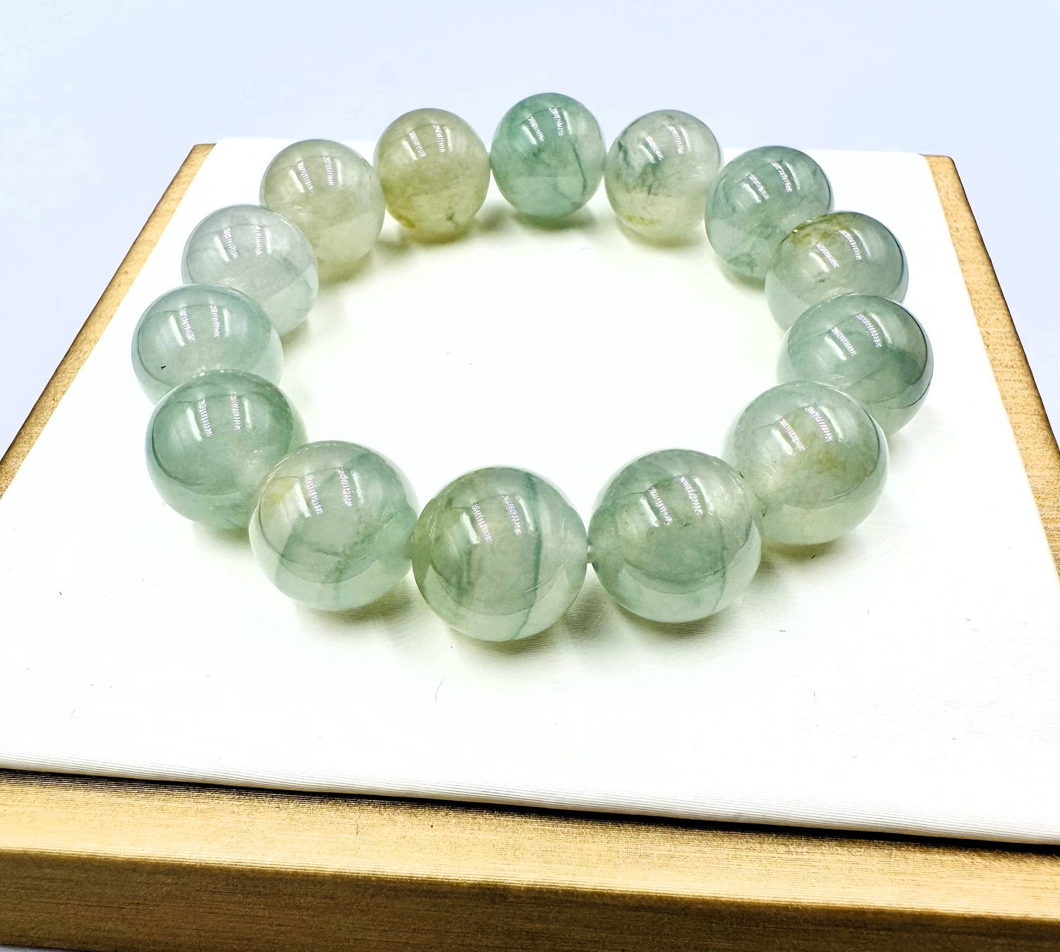 黄加绿一线天翡翠手串