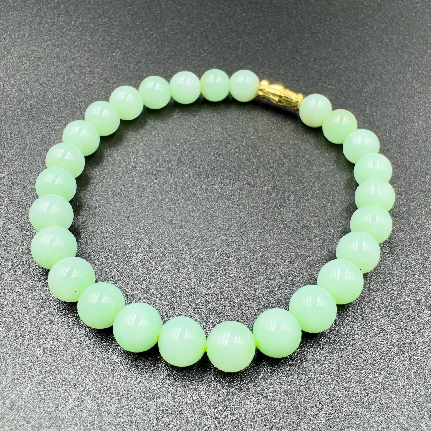 Bright Apple Green Jade Jadeite Bead Bracelet