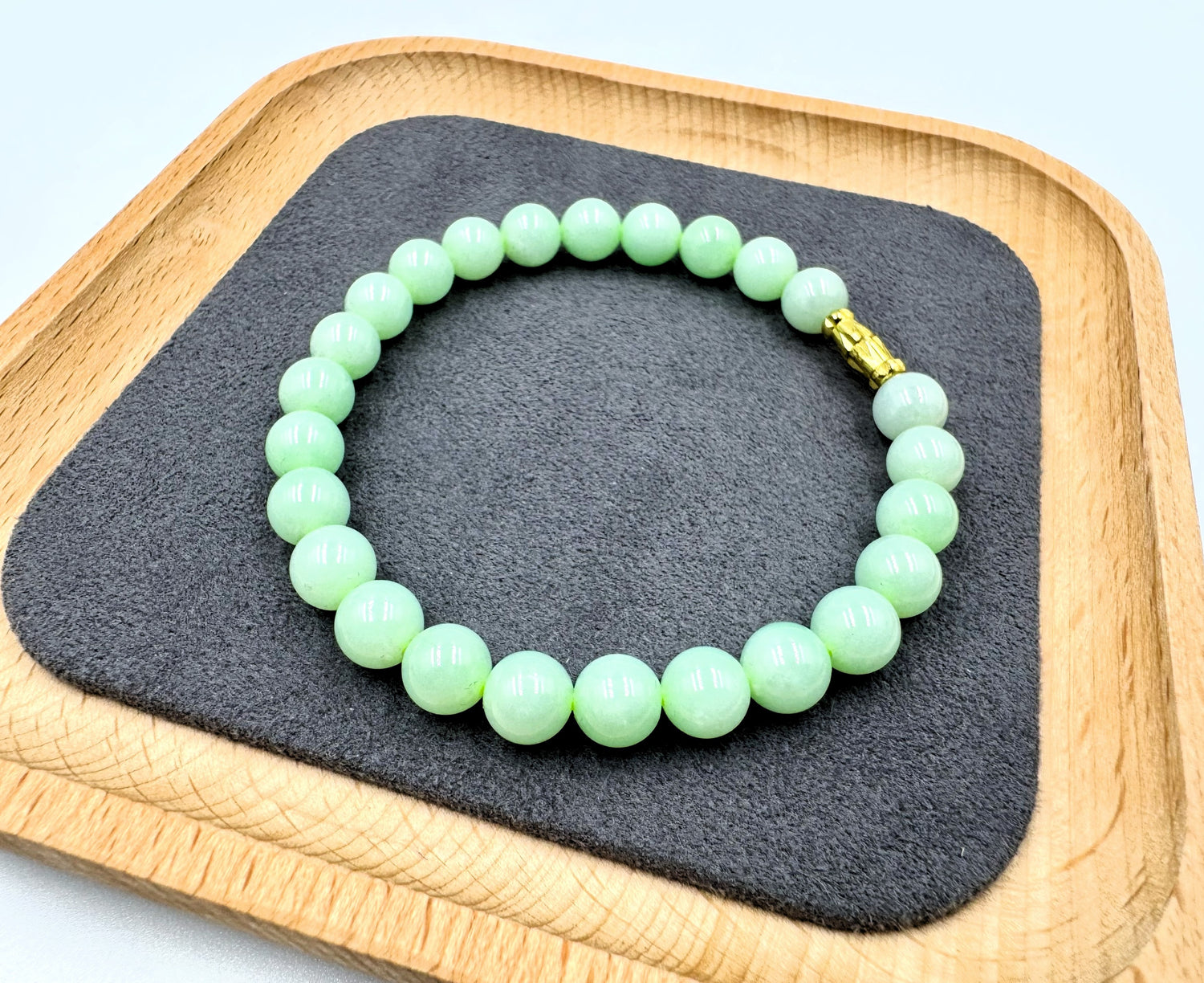 Bright Apple Green Jade Jadeite Bead Bracelet